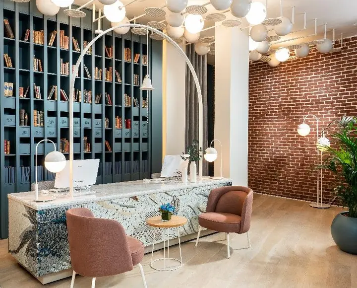 Стамбул: Ecole St Pierre Hotel