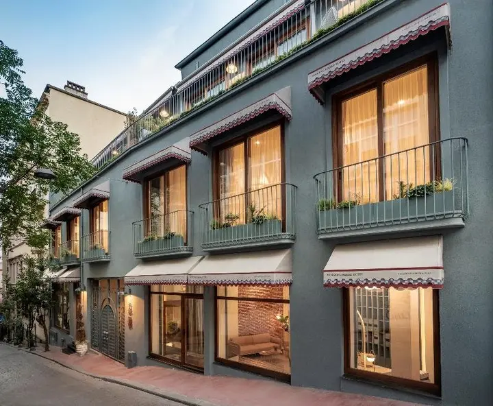 Стамбул: Ecole St Pierre Hotel