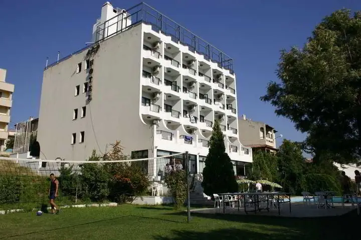 Alp Hotel — фото 1