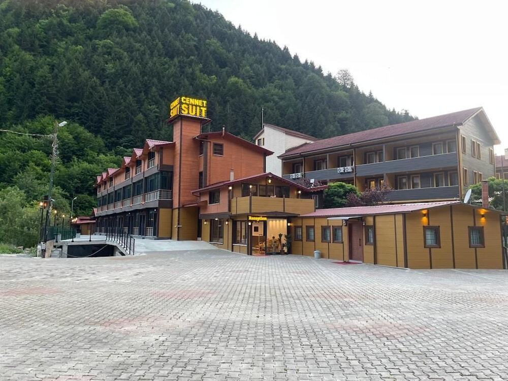 Узунгёль: Cennet Sui̇t