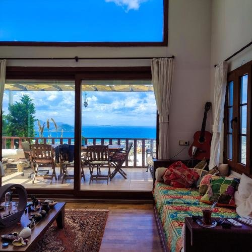 Тургутрейс: Jaw-Dropping View Villa