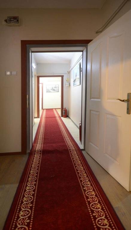 Гёльджюк: Golcuk Otel Anlt