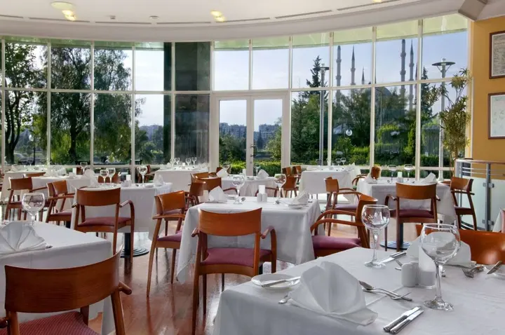 Адана: Adana Hilton SA