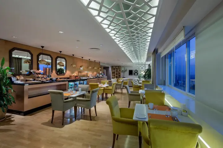 Адана: Adana Hilton SA