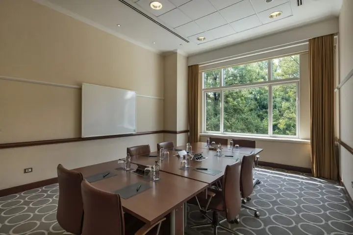 Адана: Adana Hilton SA