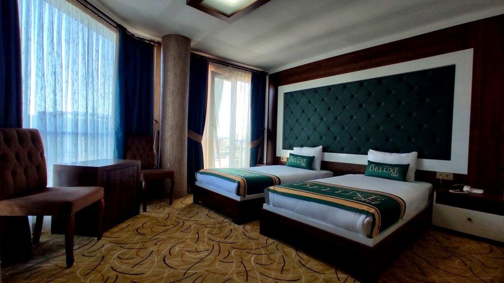 Ван: My Deluxe Otel