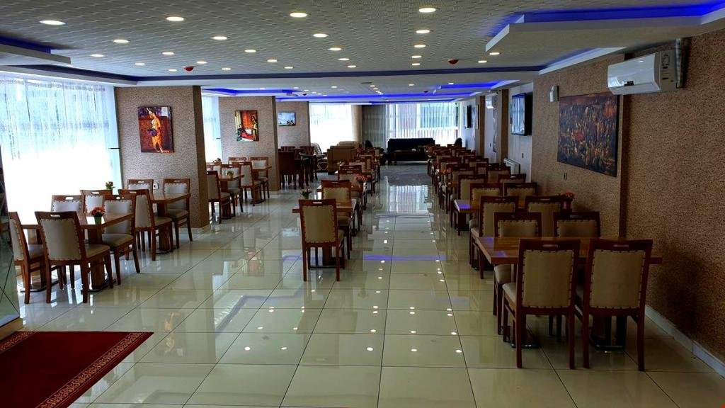 Ван: My Deluxe Otel