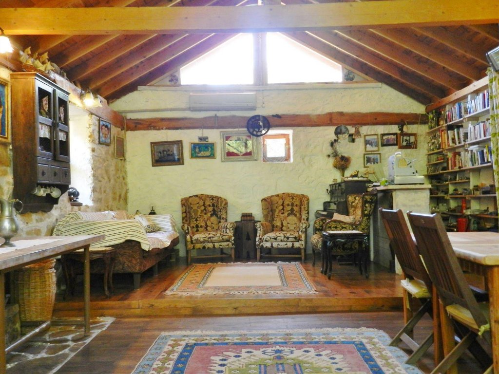 Кумлуджа: Daphne House
