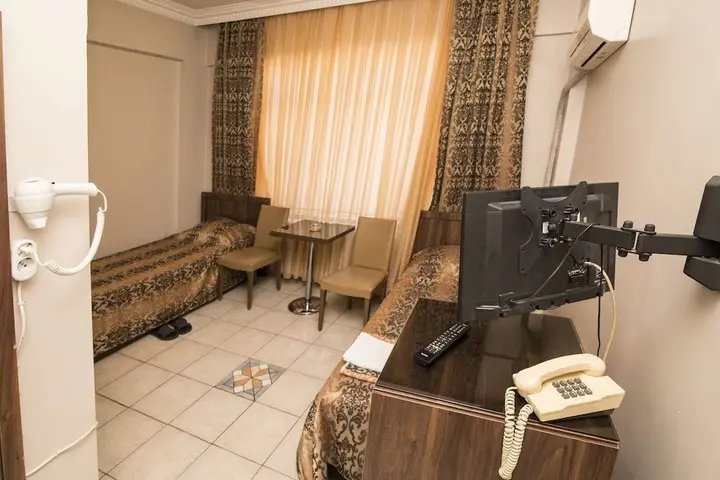 Инегол: Hotel Ferah