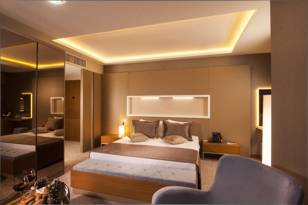 Измир: Elara Hotel