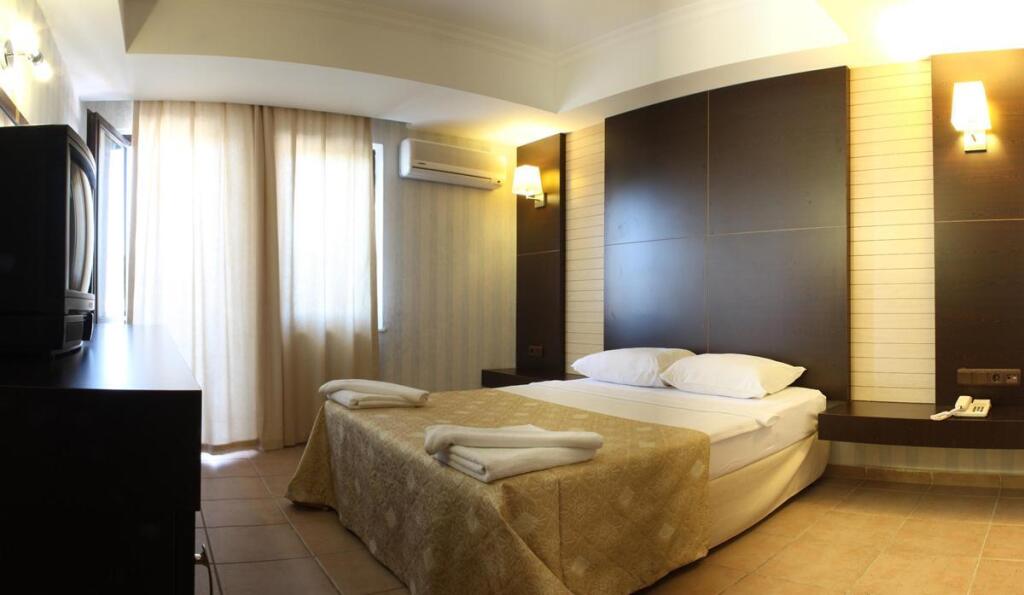 Мармарис: Uysal Motel Beach