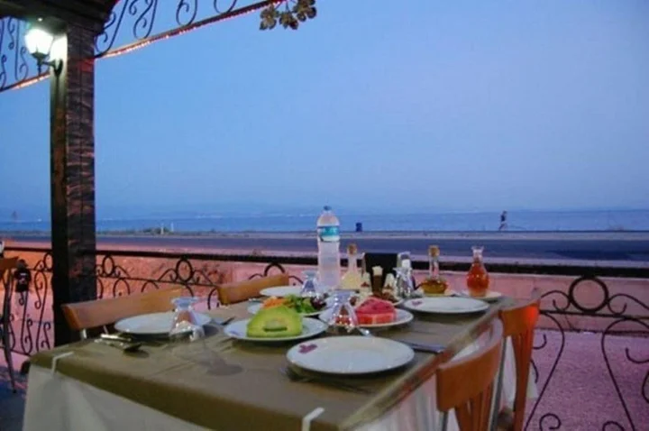 Алтынолук: Gür Hotel