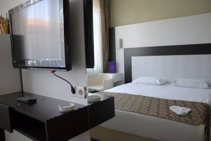 Saffron Hotel — фото 1