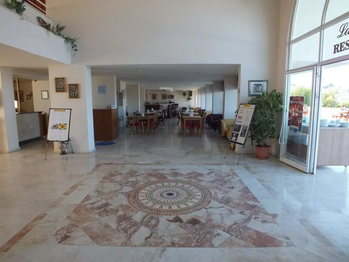 Кушадасы: Апарт-Отель Tuntas Family Suites Kusadasi