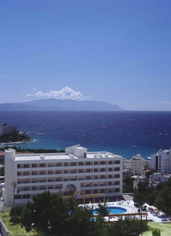 Кушадасы: Апарт-Отель Tuntas Family Suites Kusadasi