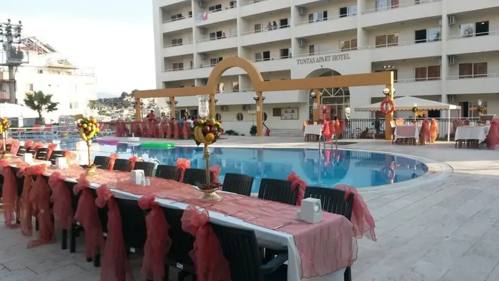 Кушадасы: Апарт-Отель Tuntas Family Suites Kusadasi