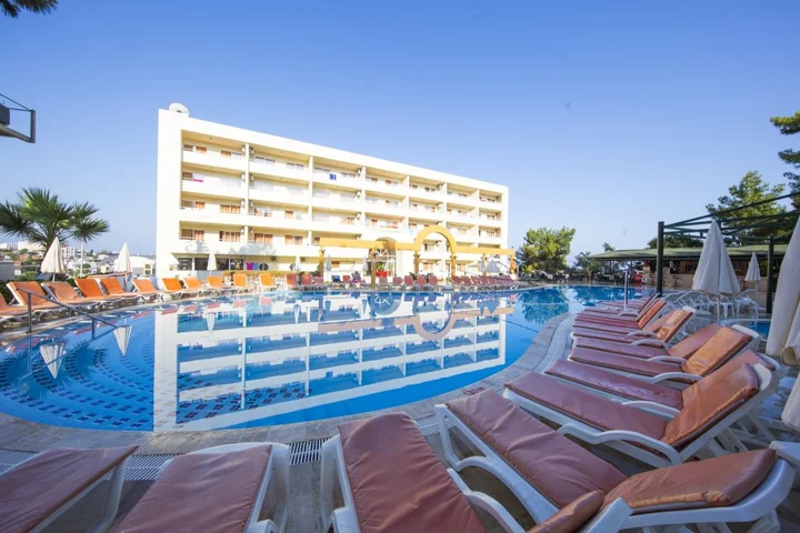 Кушадасы: Апарт-Отель Tuntas Family Suites Kusadasi