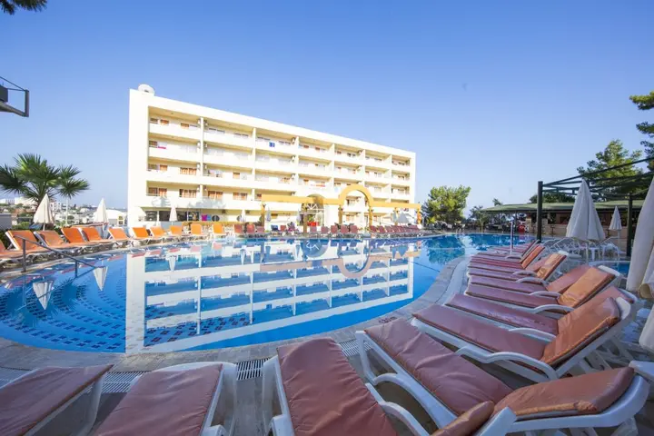 Кушадасы: Апарт-Отель Tuntas Family Suites Kusadasi
