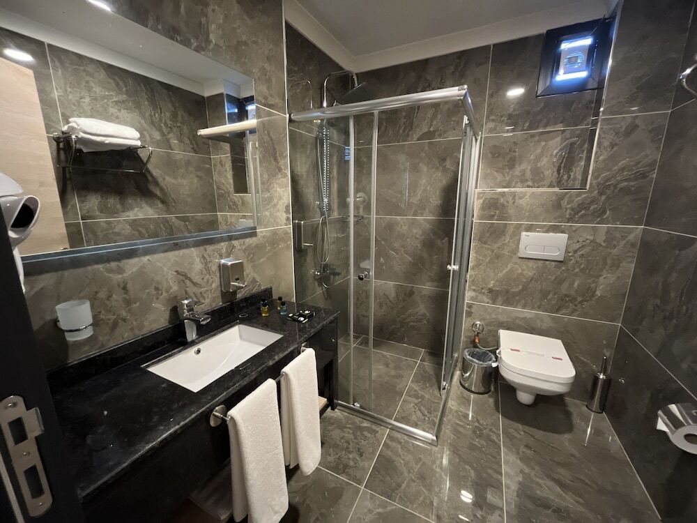 Арсин: Avni Bey Otel
