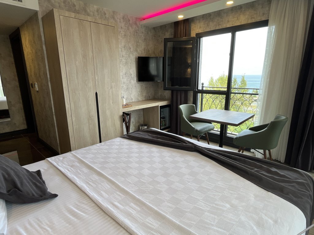Арсин: Avni Bey Otel
