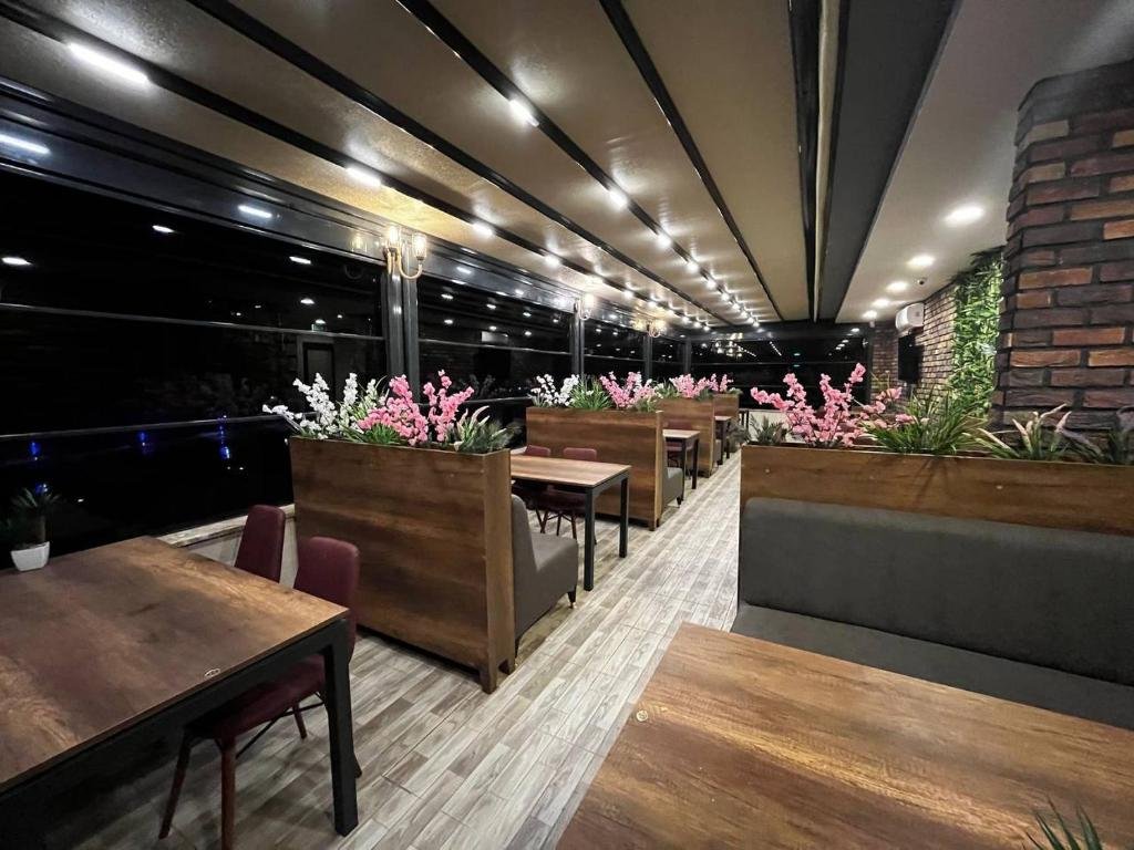 Арсин: Avni Bey Otel