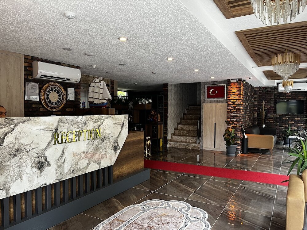 Арсин: Avni Bey Otel