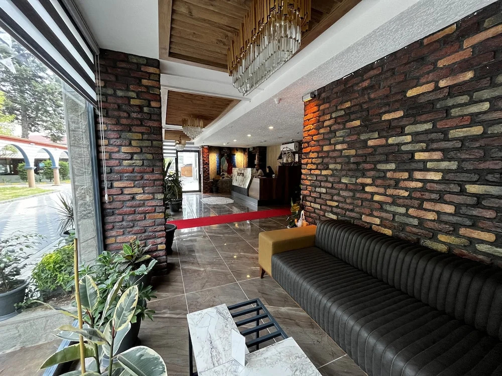 Арсин: Avni Bey Otel