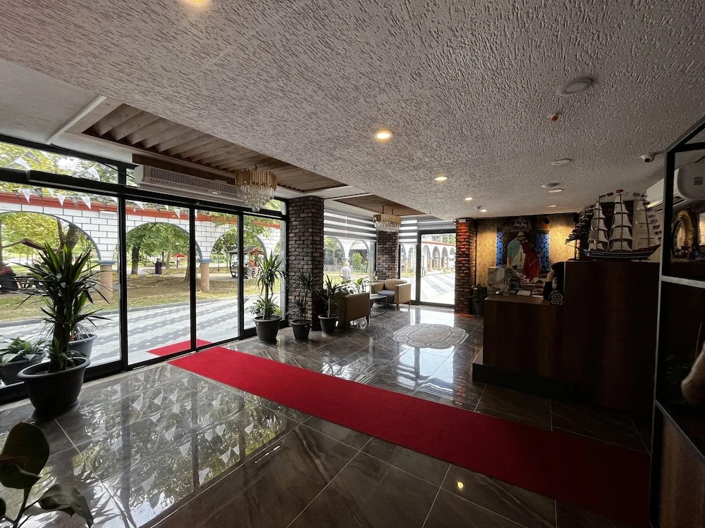 Арсин: Avni Bey Otel