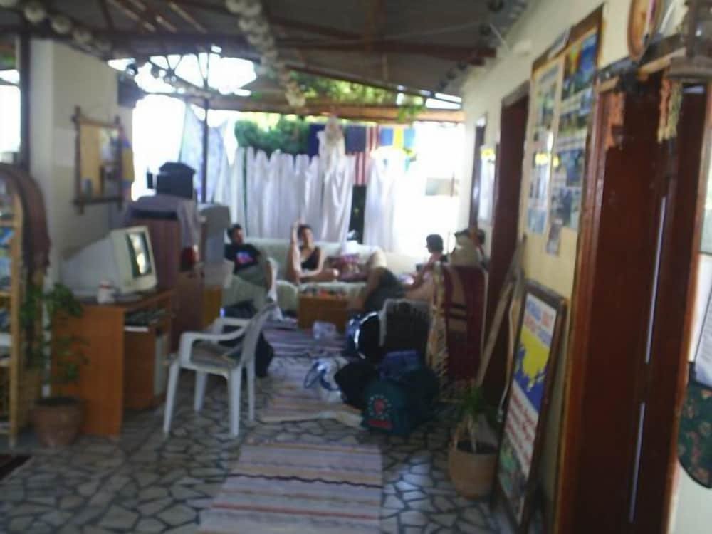 Каш: Ani Pension