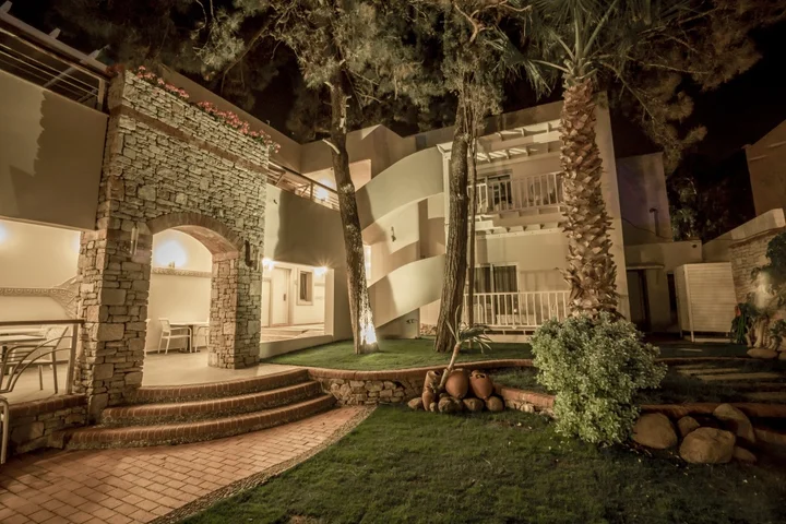 Голькой: Babana Hotel