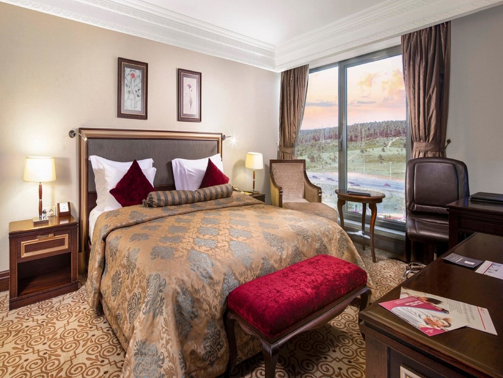 Стамбул: Crowne Plaza Hotel Istanbul - Asia, an IHG Hotel