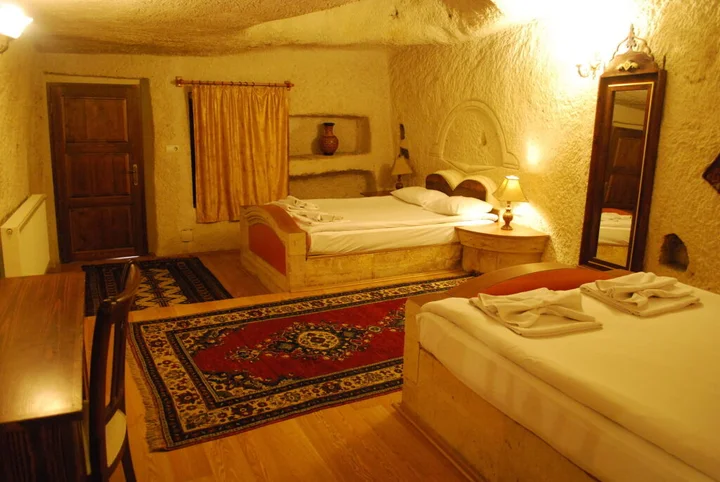 Гёреме: Lalezar Cave Hotel