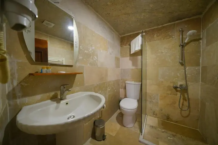 Гёреме: Lalezar Cave Hotel
