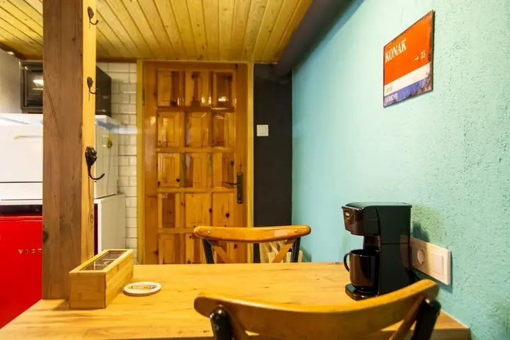 Измир: Central and Colorful Studio Flat in Alsancak