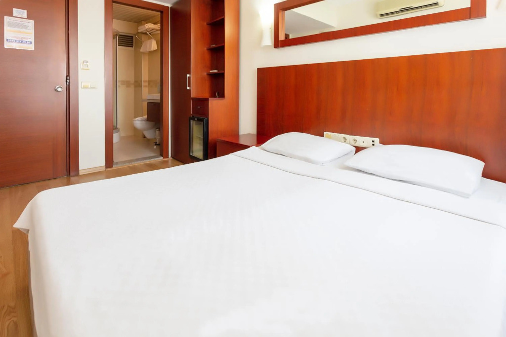 Канаккале: Hotel Peli̇t