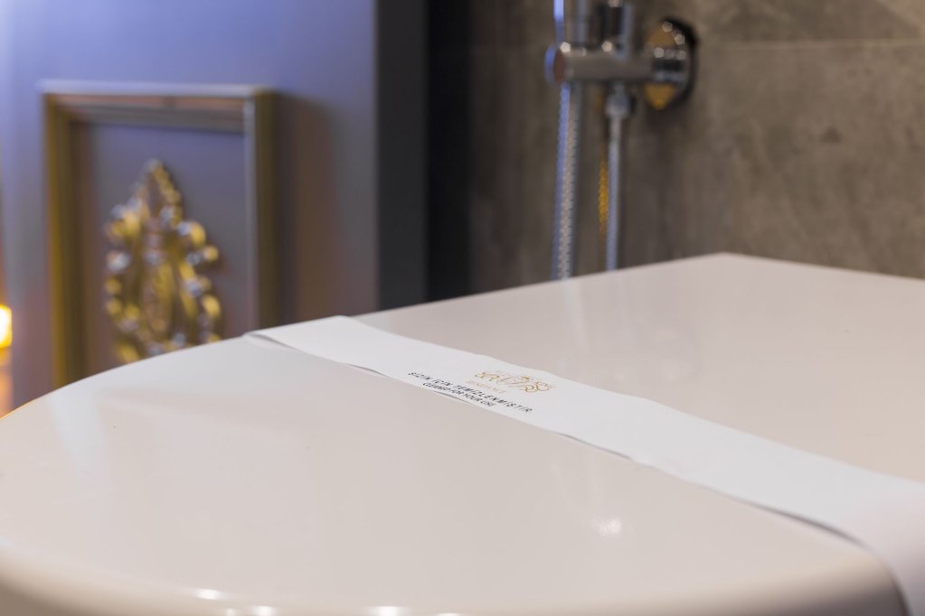 Йомра: Real King Suit Otel