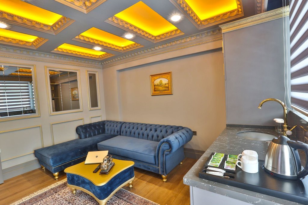 Йомра: Real King Suit Otel