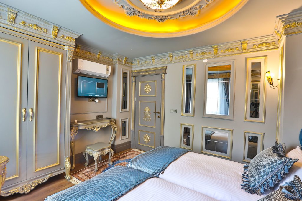 Йомра: Real King Suit Otel