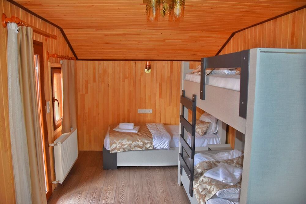 Узунгёль: Ada Bungalow Hotel
