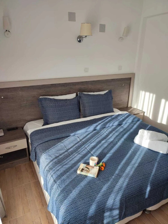 Гузеляли: Adaya Karşı Otel