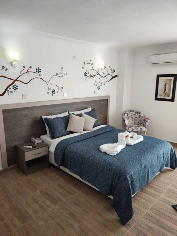 Гузеляли: Adaya Karşı Otel