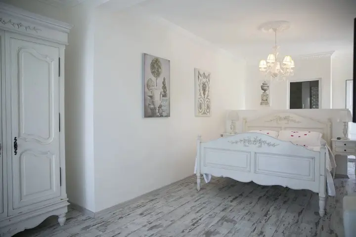 Голькой: Karianda Hotel