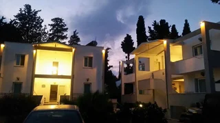 Бодрум: Отель Çamlıköşk Apart Otel