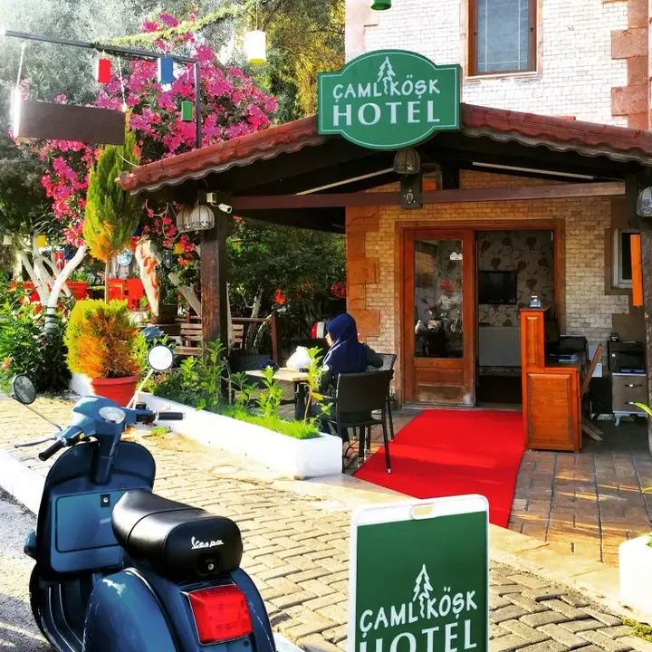 Бодрум: Отель Çamlıköşk Apart Otel