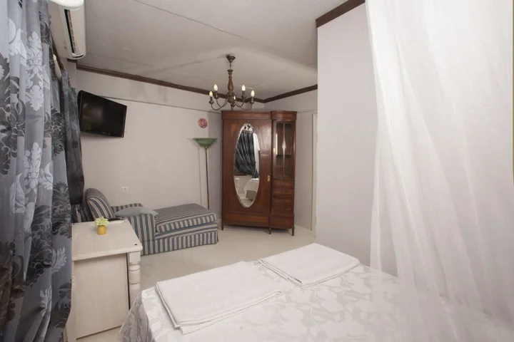 Бозджаада: Iola Hotel