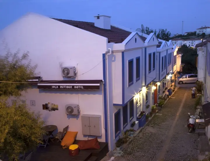 Бозджаада: Iola Hotel