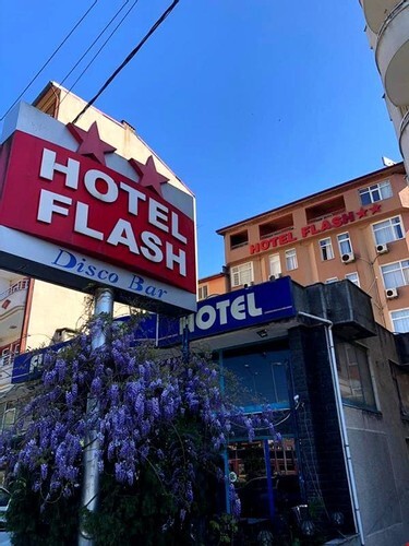 Хопа: Hotel Flash