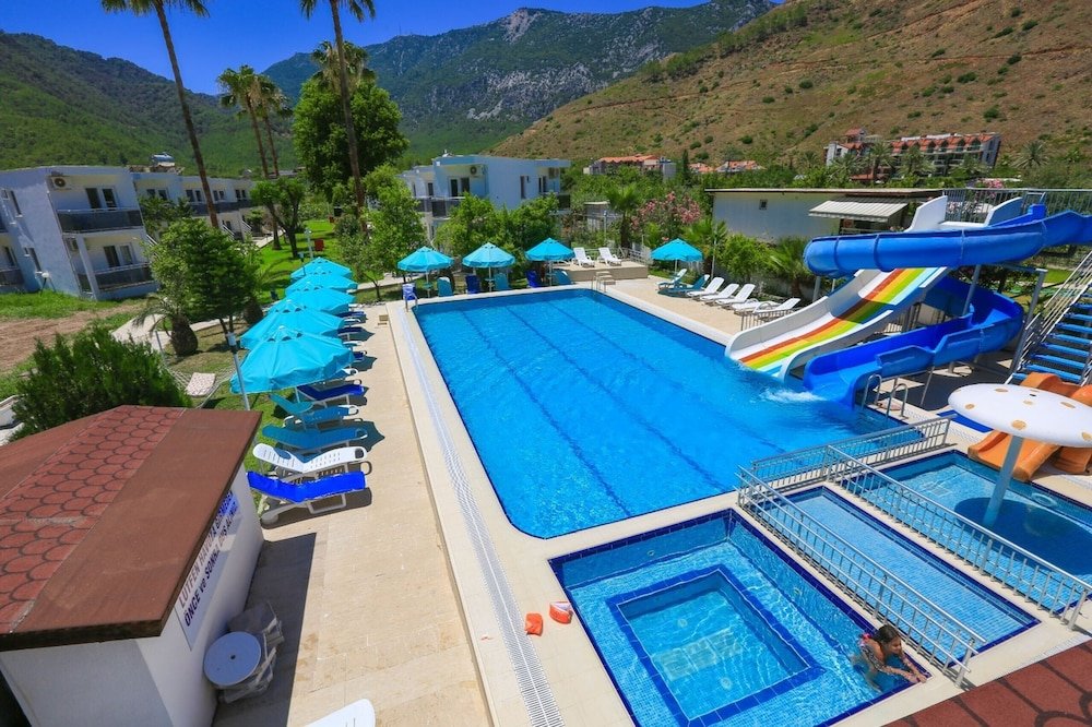 Адрасан: Otel Albos