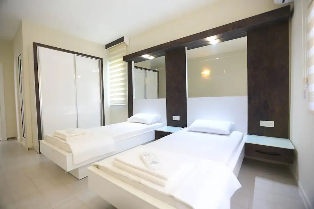 Адрасан: Otel Albos