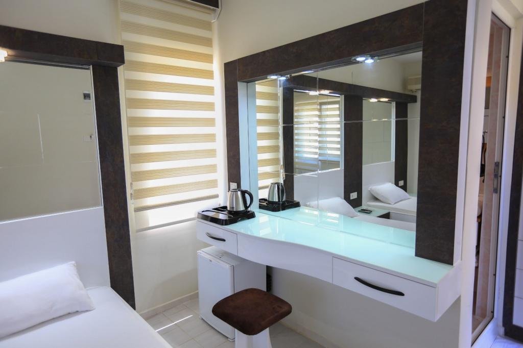 Адрасан: Otel Albos
